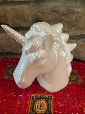 NWT Pearlescent Ceramic Unicorn Head Figurine / Coin Piggy Bank 6.50” x 7”